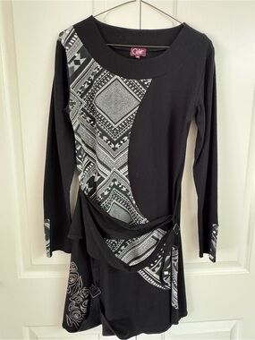Funky Black & Gray Patterned Long-Sleeve Dress